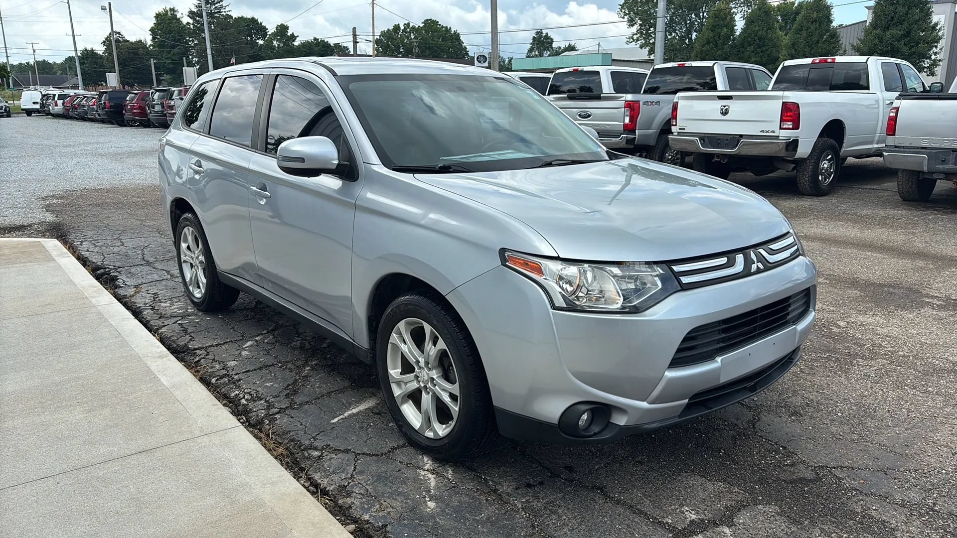 Used 2014 Mitsubishi Outlander SE FWD image 6