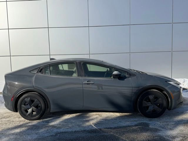 Used 2024 Toyota Prius LE image 30