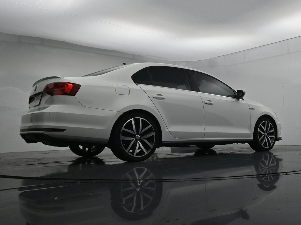 Used 2018 Volkswagen Jetta GLI FWD image 38