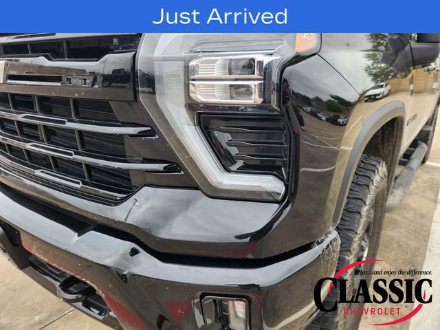 Used 2024 Chevrolet Silverado 2500 LT w/ Midnight Edition AWD/4WD image 10