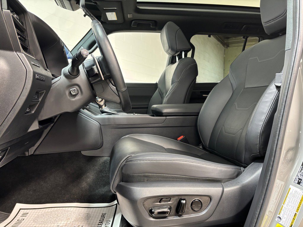 Used 2024 Lexus GX 550 image 24