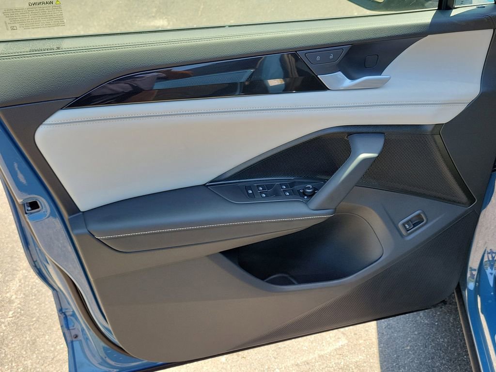 New 2026 Volkswagen Tiguan SEL R-Line image 13