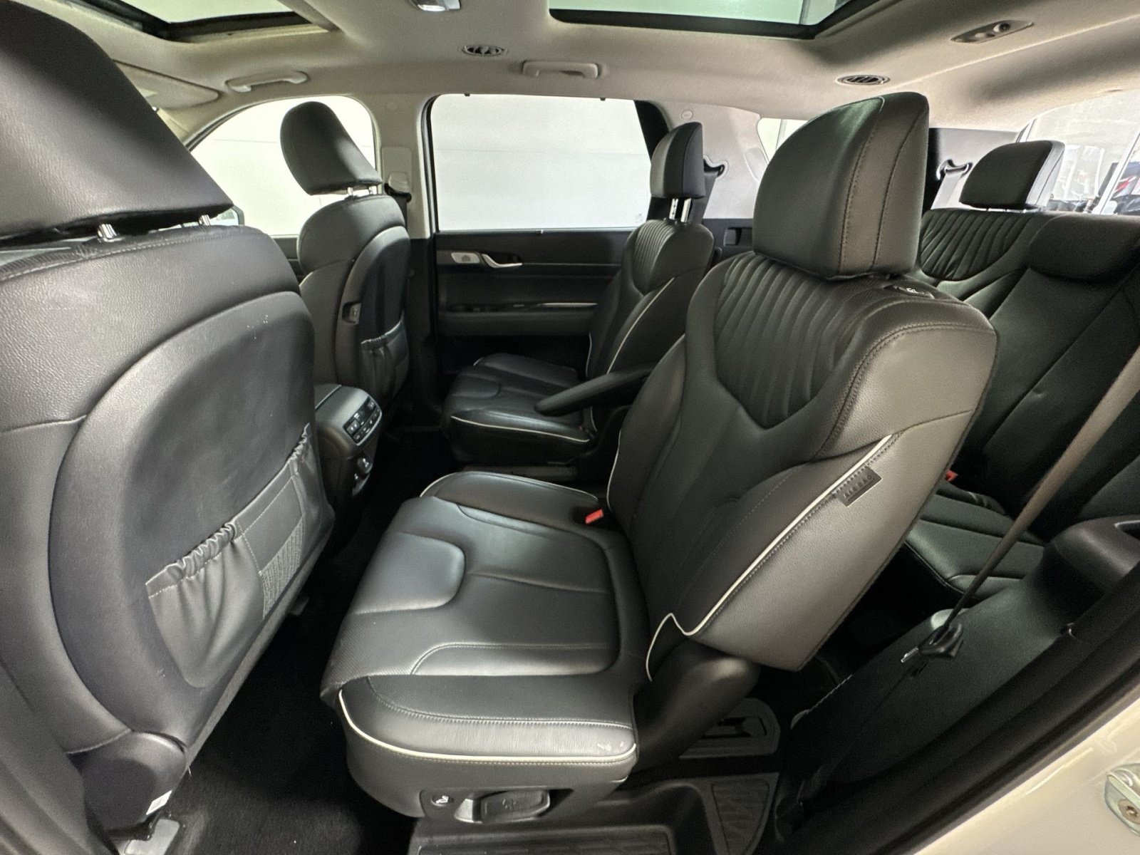 Used 2023 Hyundai Palisade Limited AWD/4WD image 25