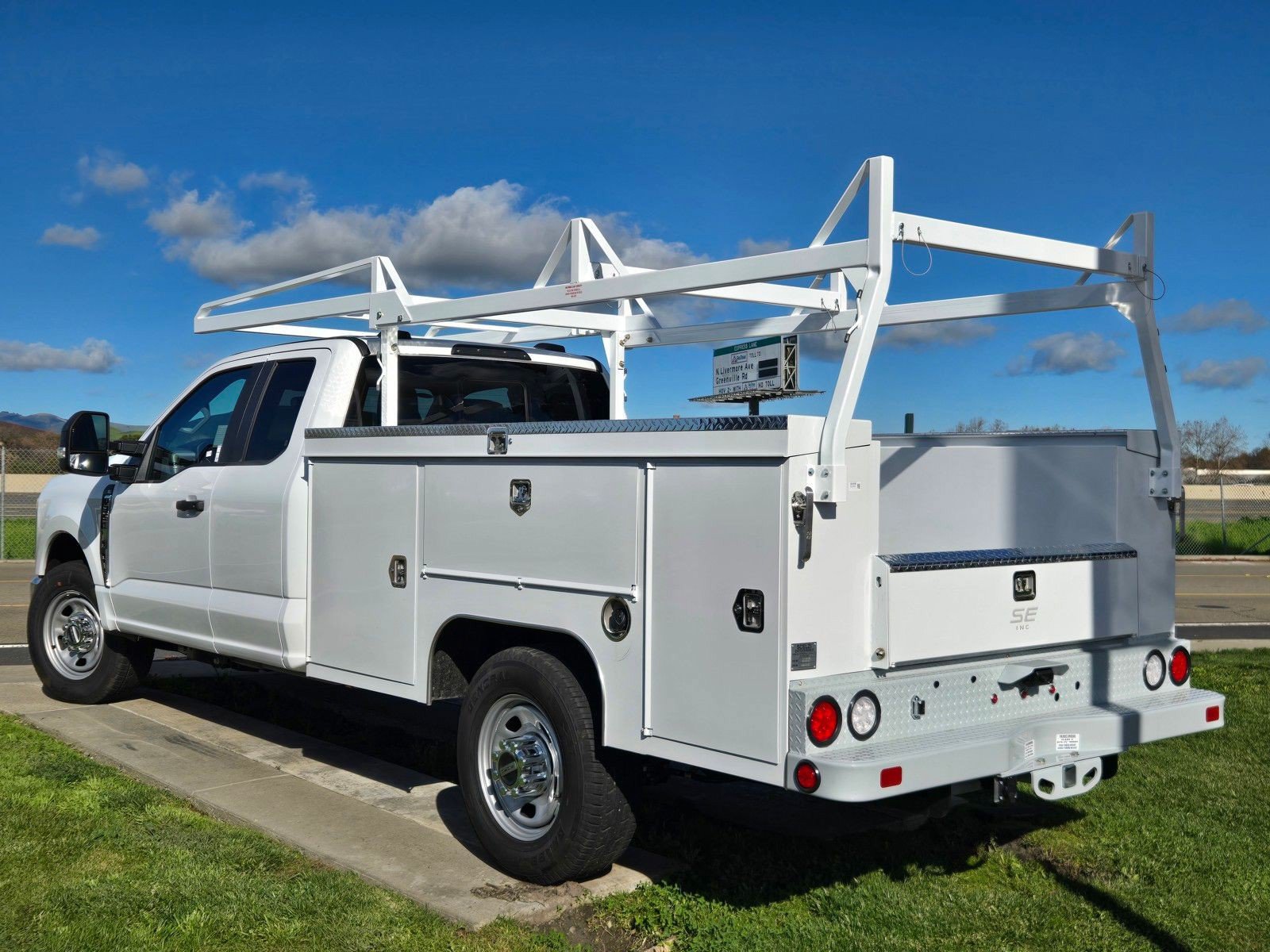 New 2026 Ford F350 XL w/ XL Chrome Package RWD image 4