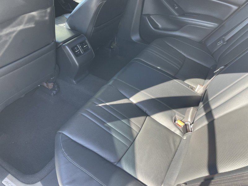 Used 2018 Honda Accord Touring image 11