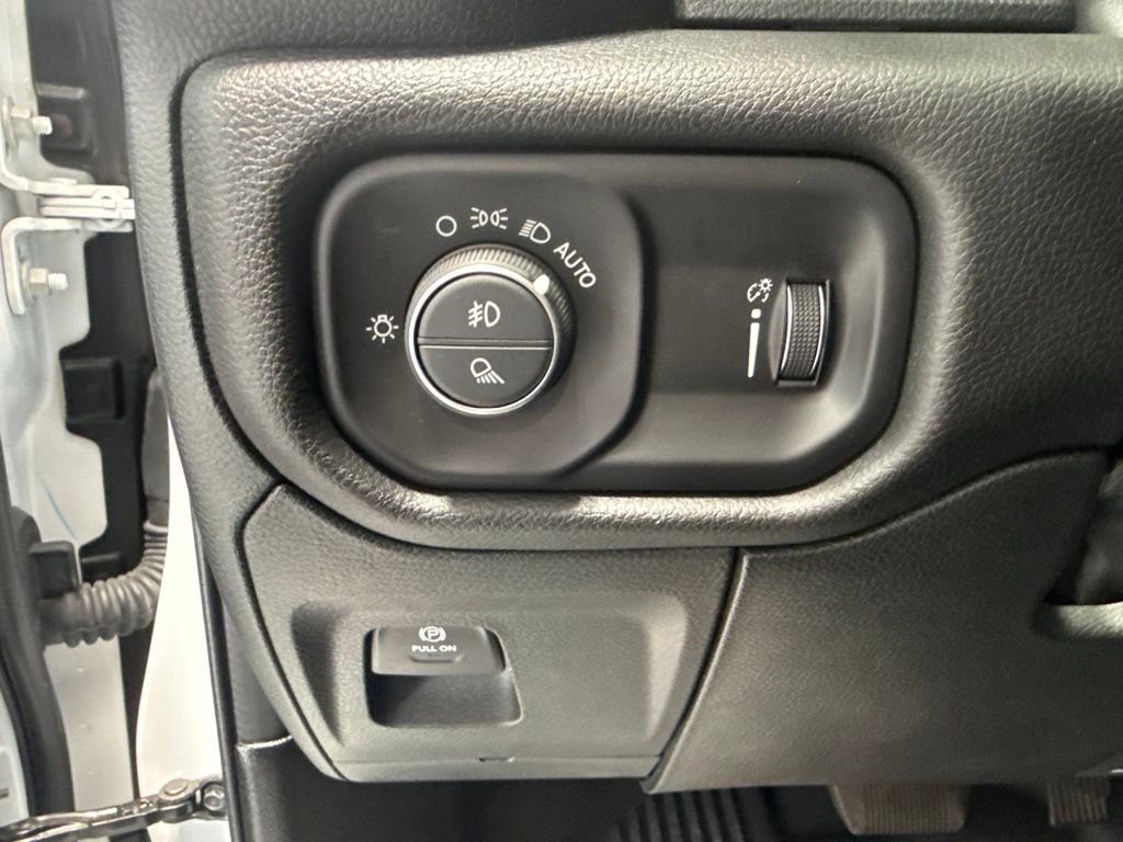 Used 2024 RAM 1500 Big Horn AWD/4WD image 16