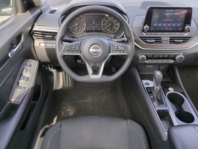 Used 2024 Nissan Altima 2.5 SV image 16