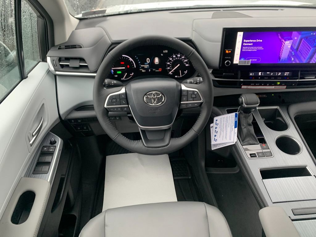 New 2026 Toyota Sienna XLE image 16