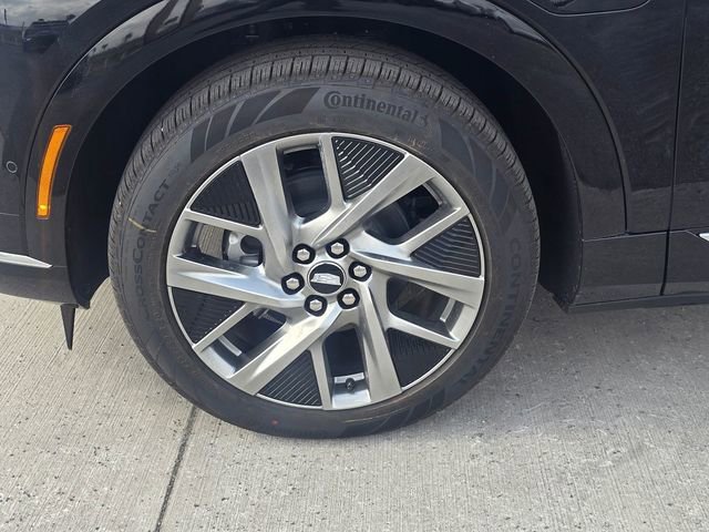 New 2026 Cadillac Optiq Luxury 1 RWD image 9