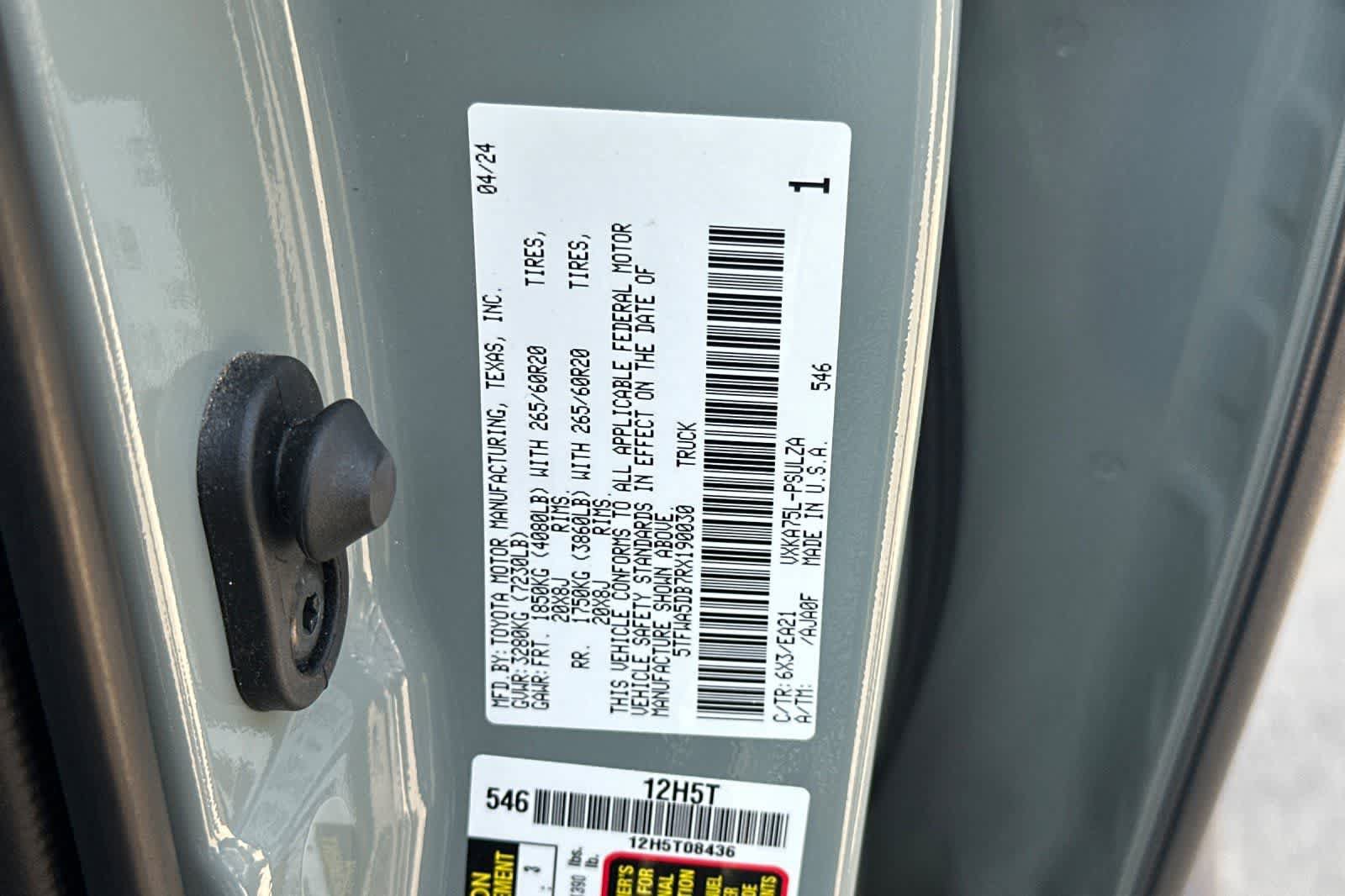 Used 2024 Toyota Tundra Limited AWD/4WD image 29