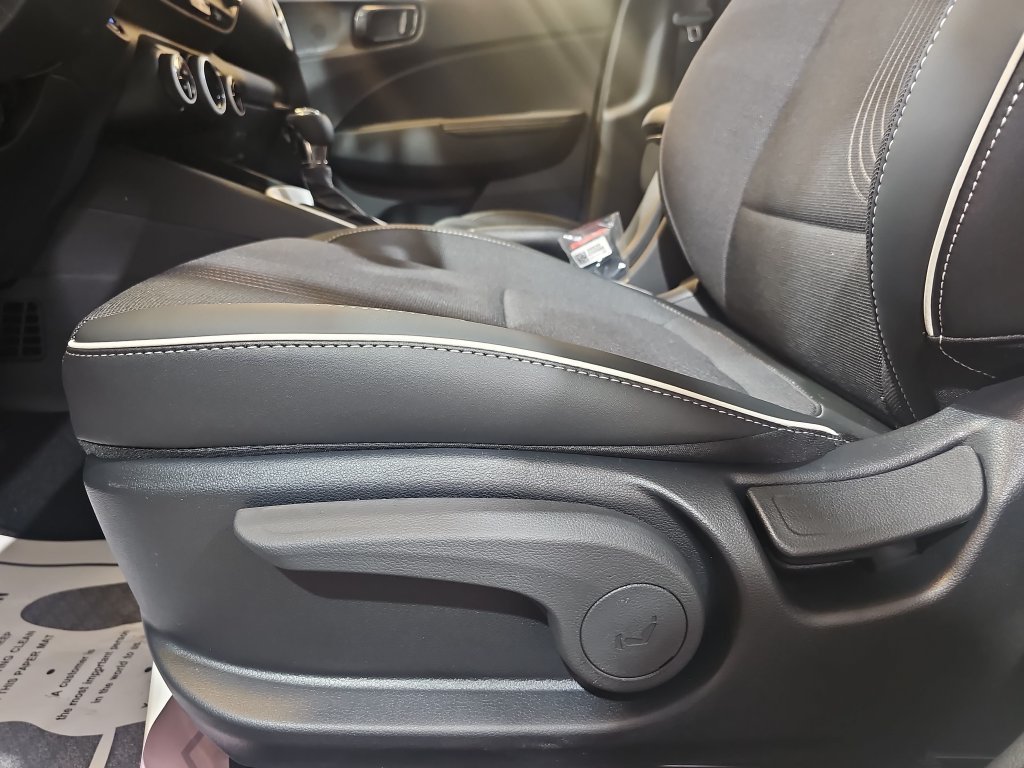 New 2026 Hyundai Venue SEL FWD image 27
