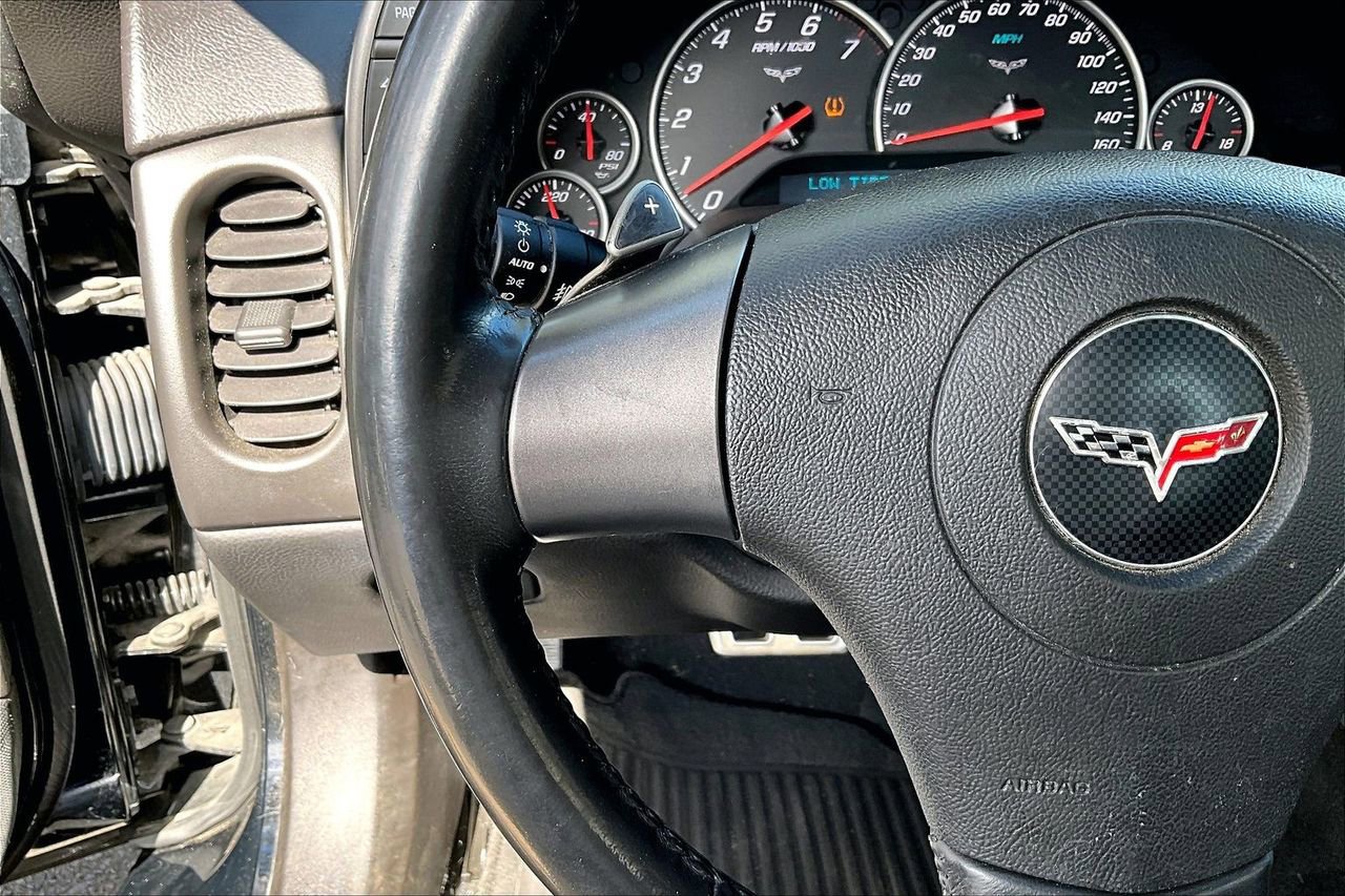 Used 2007 Chevrolet Corvette Convertible w/ Preferred Equipment Group image 9