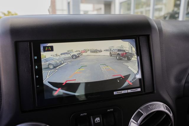 Used 2016 Jeep Wrangler Unlimited Rubicon w/ Connectivity Group image 51