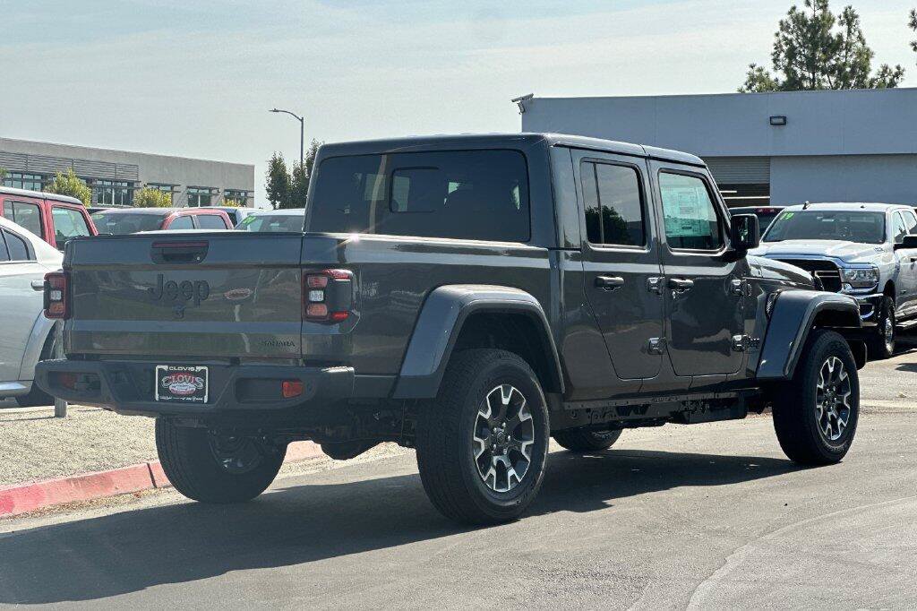 New 2026 Jeep Gladiator Sport AWD/4WD image 4