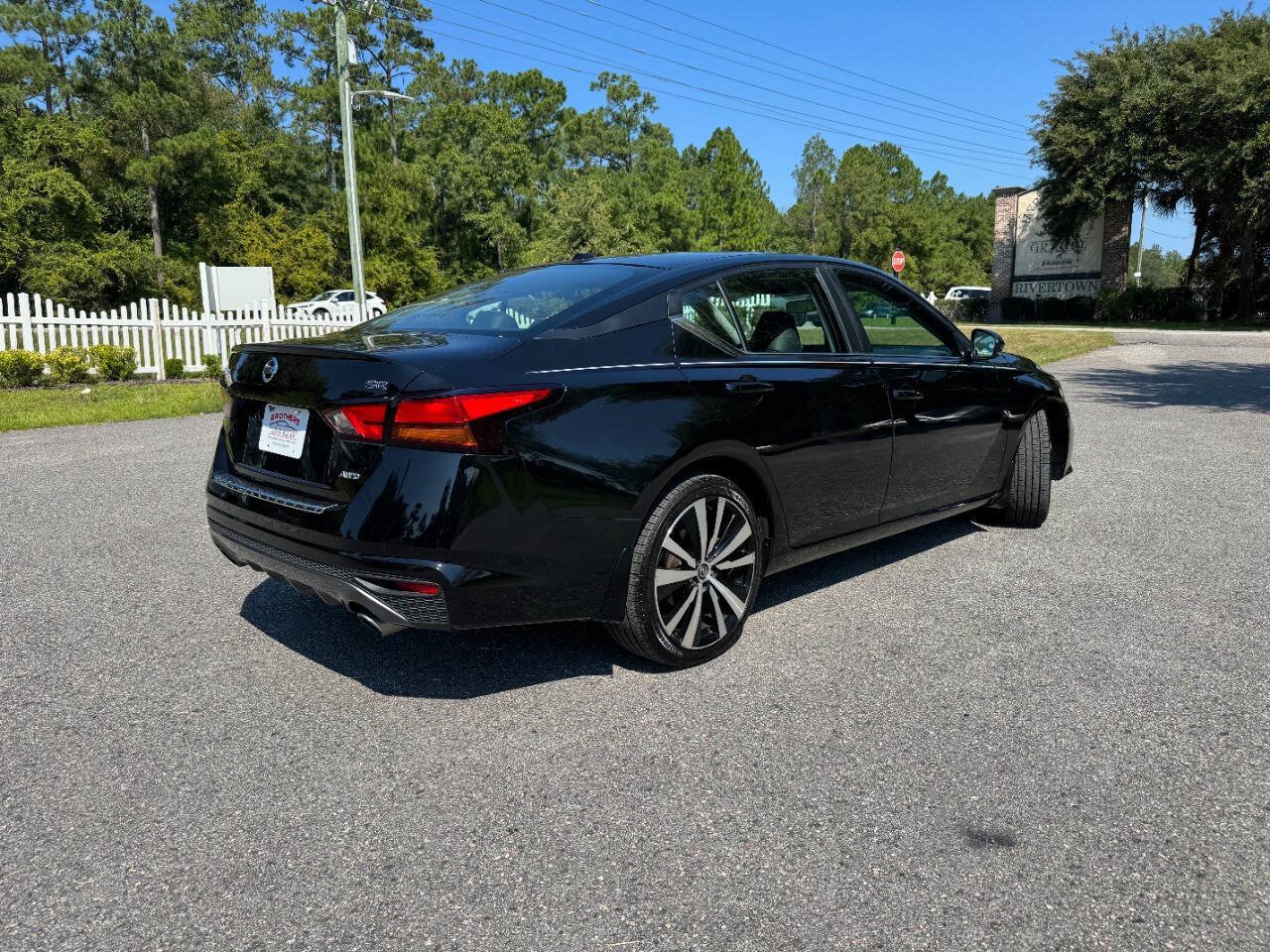 Used 2019 Nissan Altima 2.5 SR w/ SR Premium Package AWD/4WD image 6