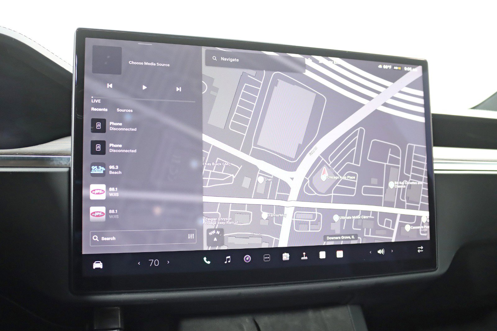 Used 2025 Tesla Model X image 18