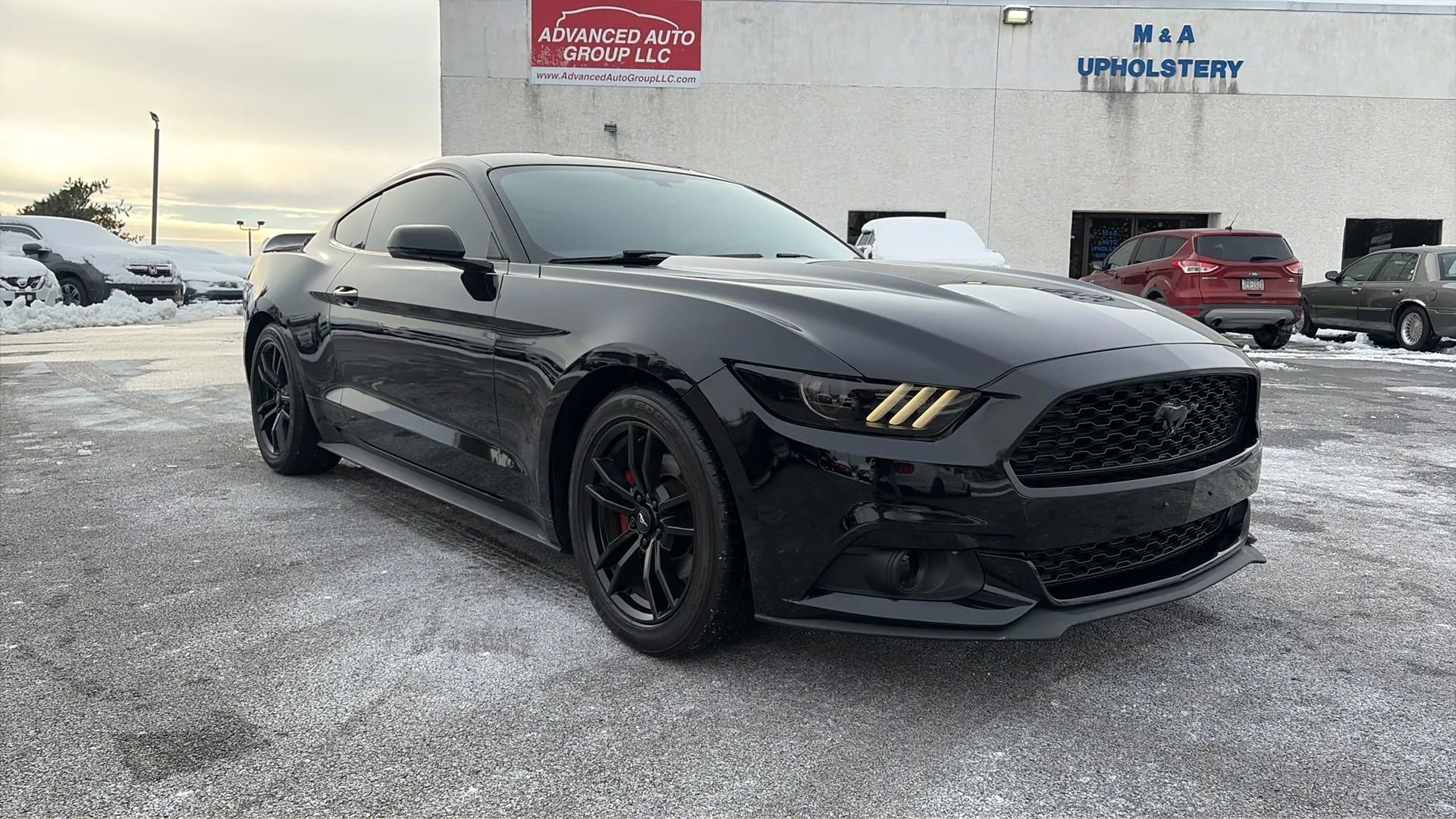 Used 2017 Ford Mustang Coupe image 2