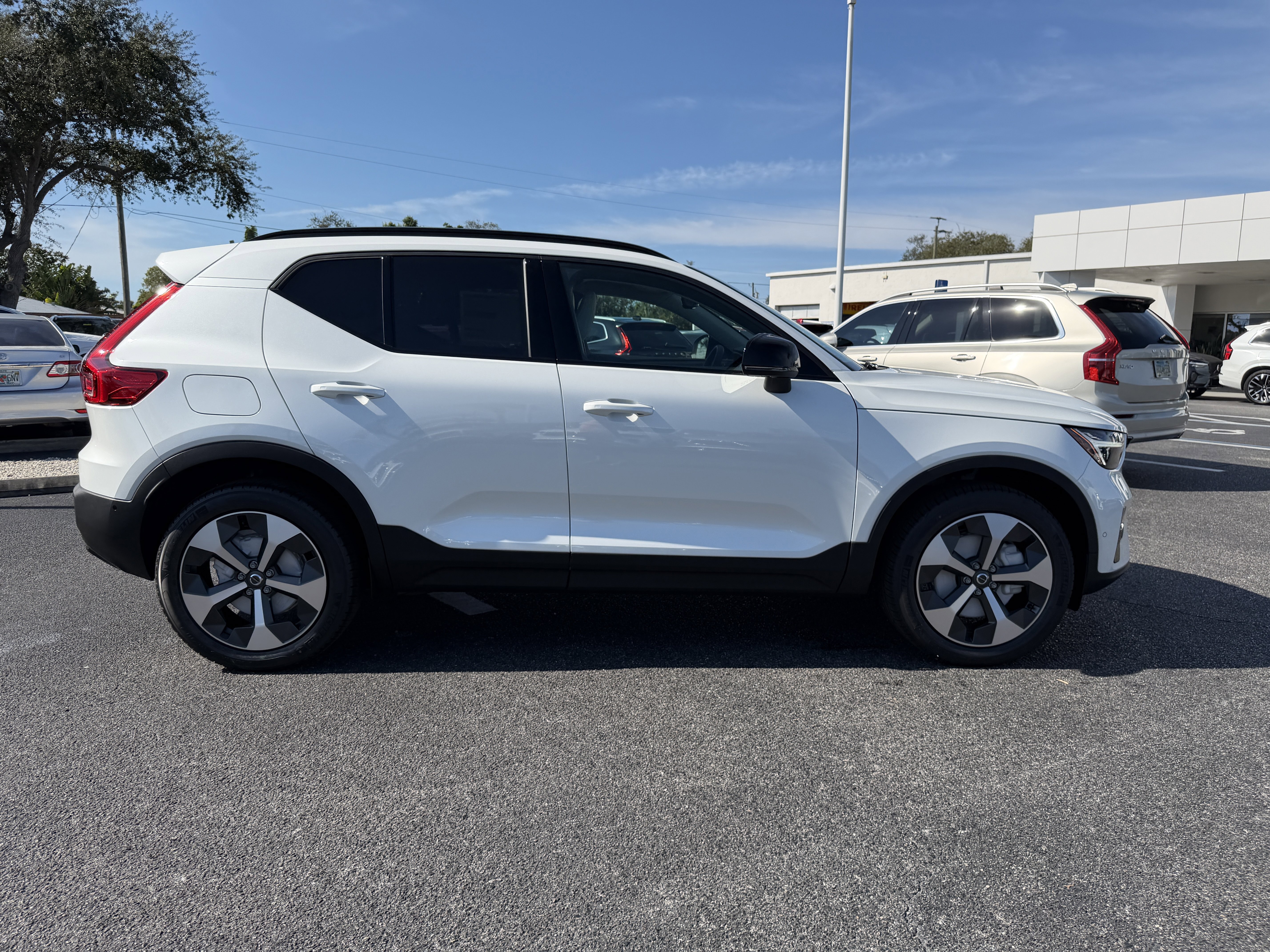 New 2026 Volvo XC40 B5 Plus w/ Climate Package AWD/4WD image 2