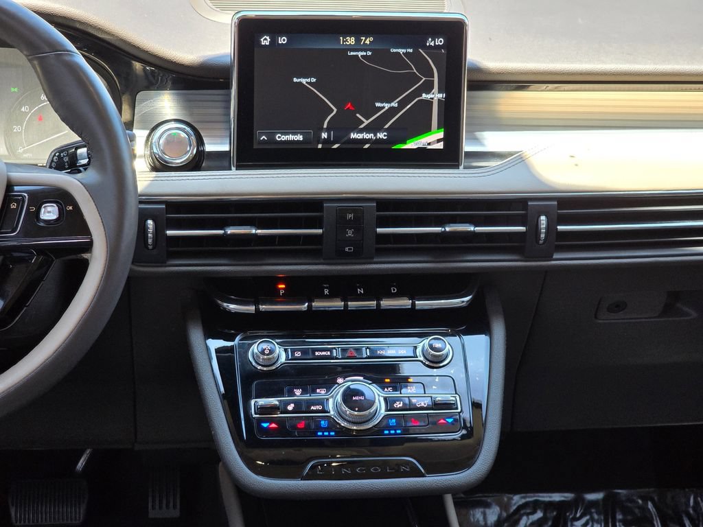 Used 2022 Lincoln Corsair FWD w/ Premium Package image 33