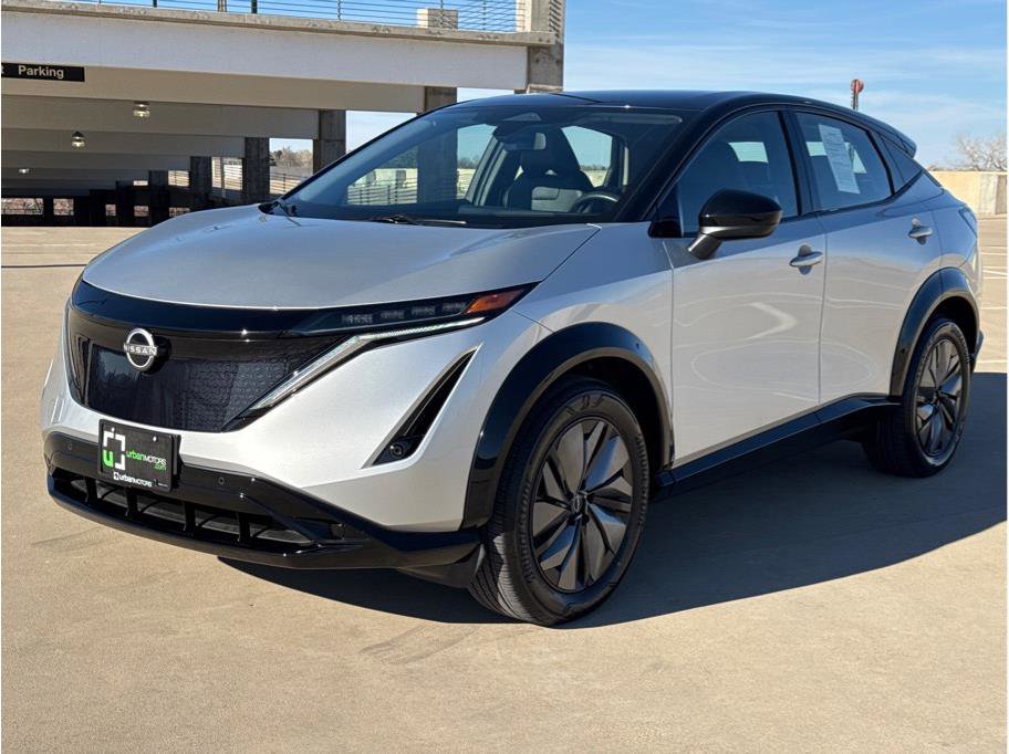 Used 2023 Nissan Ariya AWD image 3
