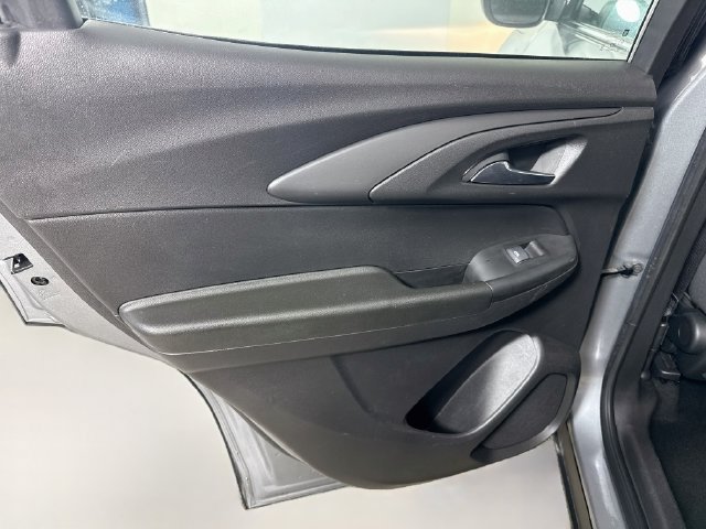 Used 2023 Chevrolet TrailBlazer LS FWD image 24