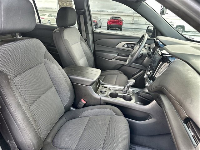 Used 2023 Chevrolet Traverse LT image 28