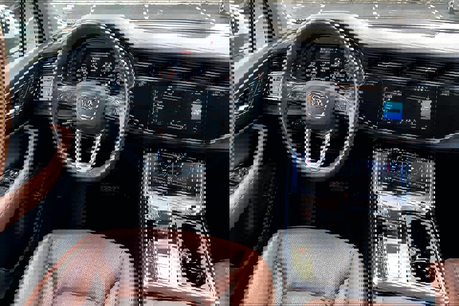 Used 2023 Audi Q7 3.0T Prestige image 8