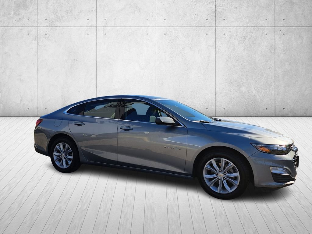 Used 2025 Chevrolet Malibu LT image 3