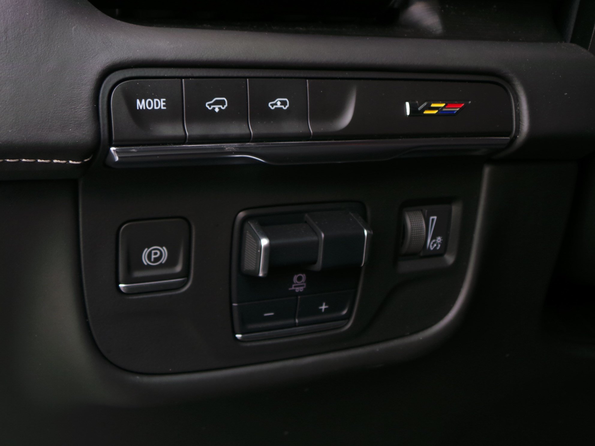 Used 2023 Cadillac Escalade V AWD/4WD image 16