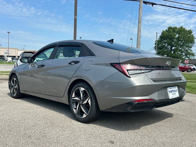 Used 2022 Hyundai Elantra Limited w/ Cargo Package FWD image 8