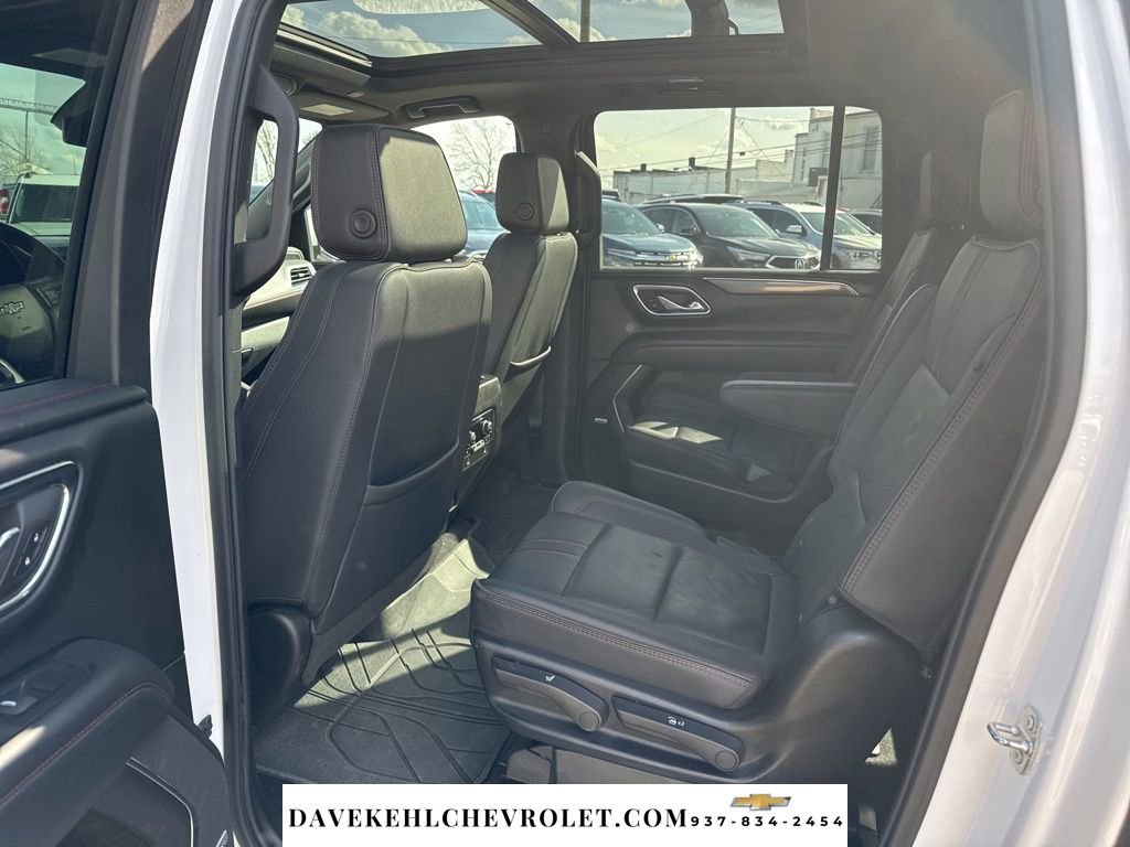 Used 2023 Chevrolet Suburban RST w/ Luxury Package image 15