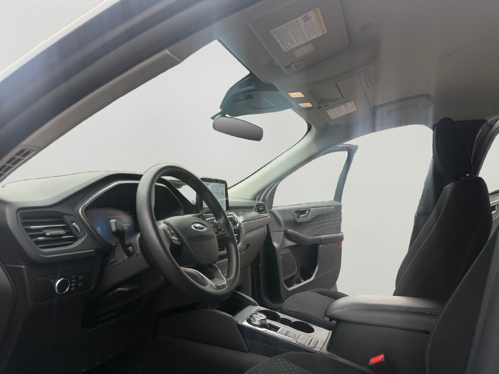 Used 2025 Ford Escape Active AWD/4WD image 9