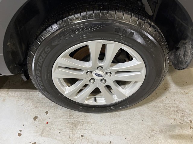 Used 2019 Ford Explorer XLT w/ Equipment Group 201A image 6