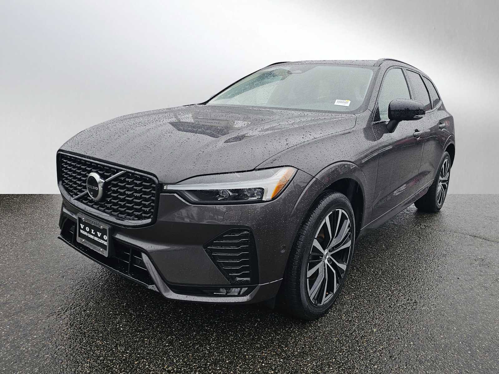 Certified 2025 Volvo XC60 B5 Plus image 7