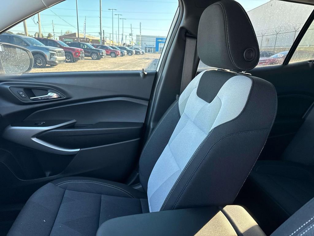New 2026 Chevrolet Trax LS w/ LS Convenience Package image 15