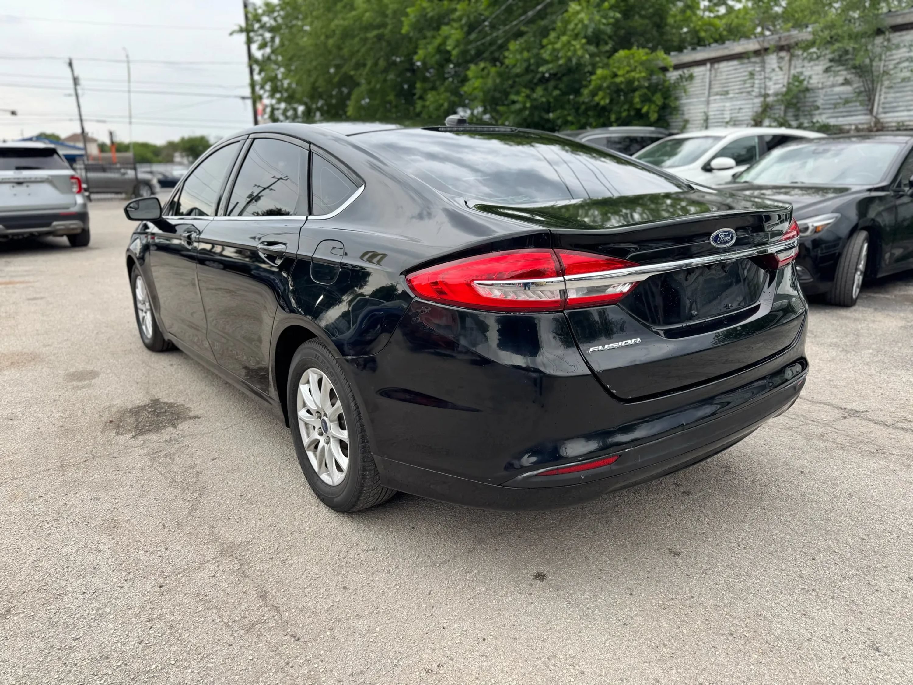 Used 2017 Ford Fusion S FWD image 7