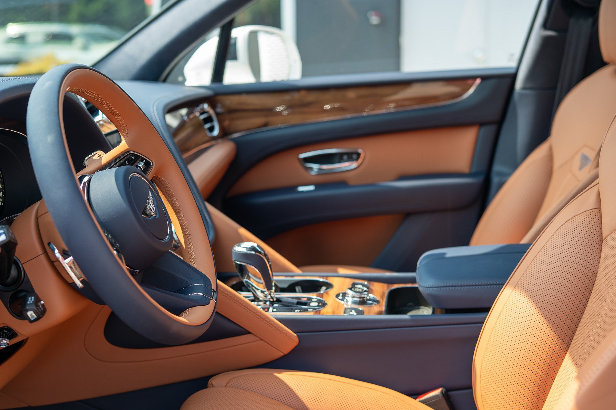 New 2026 Bentley Bentayga AWD/4WD image 15