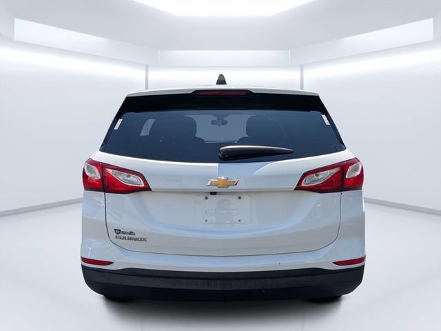 Used 2021 Chevrolet Equinox LS w/ LS Convenience Package FWD image 4