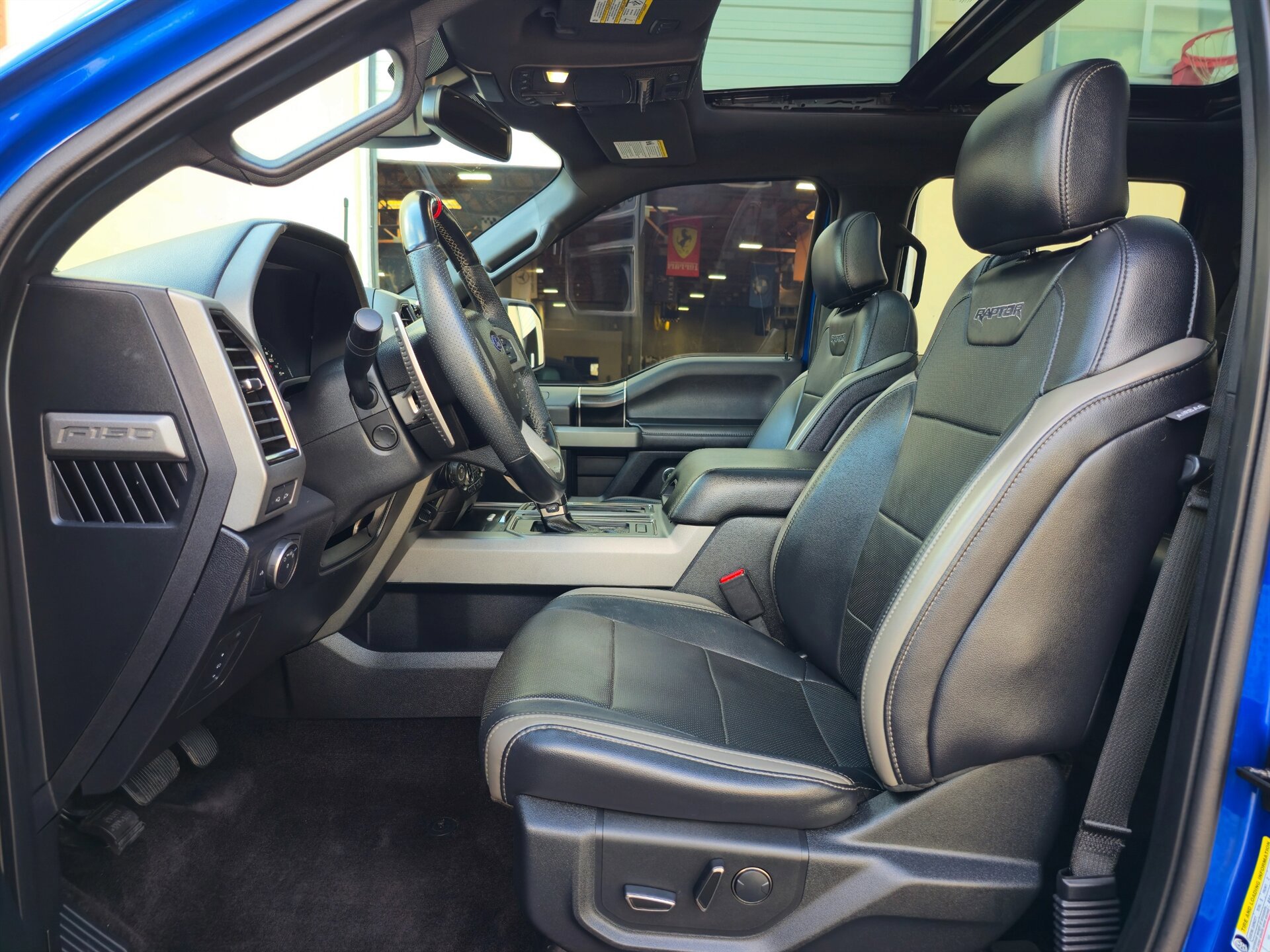 Used 2017 Ford F150 Raptor w/ Equipment Group 802A Luxury AWD/4WD image 15