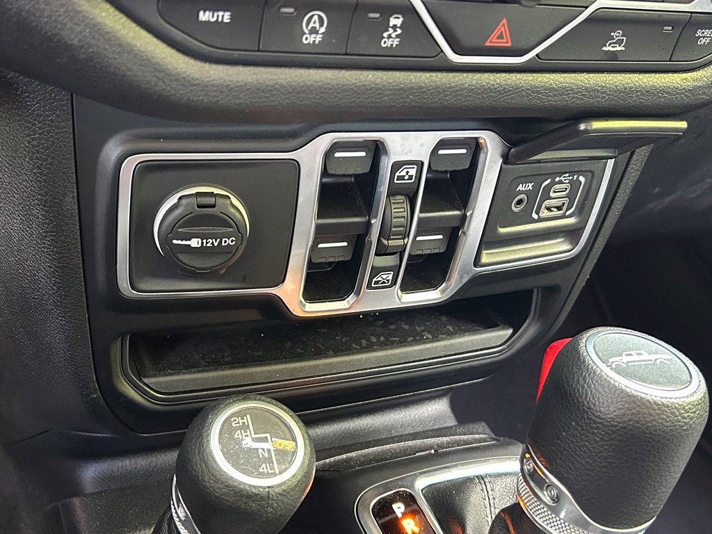 Certified 2025 Jeep Gladiator Sport AWD/4WD image 30