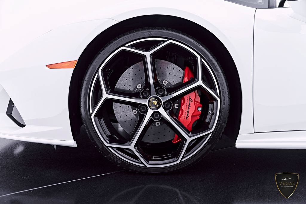 Used 2020 Lamborghini Huracan EVO AWD/4WD image 3