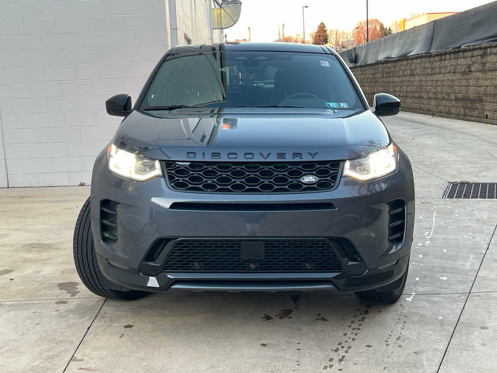 Used 2025 Land Rover Discovery Sport Dynamic SE image 2