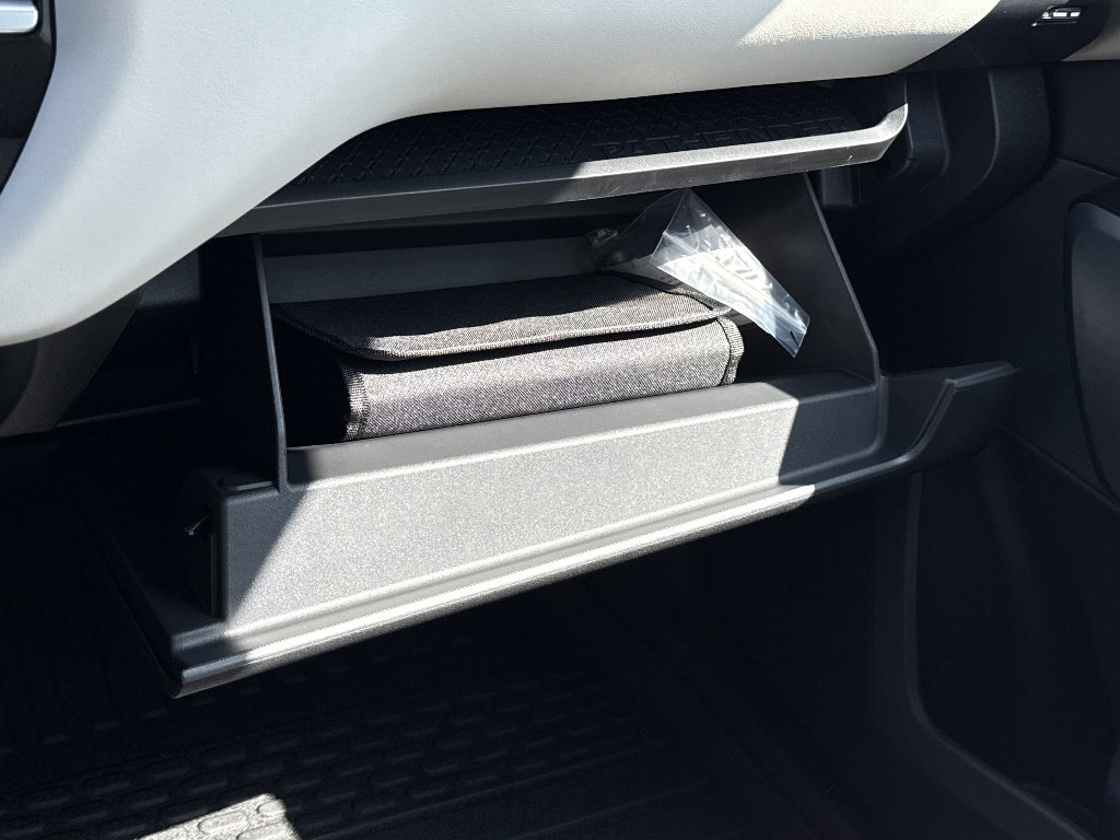 Used 2024 Nissan Pathfinder SL w/ SL Premium Package FWD image 27