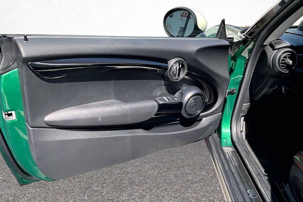 Used 2019 MINI Cooper S image 19