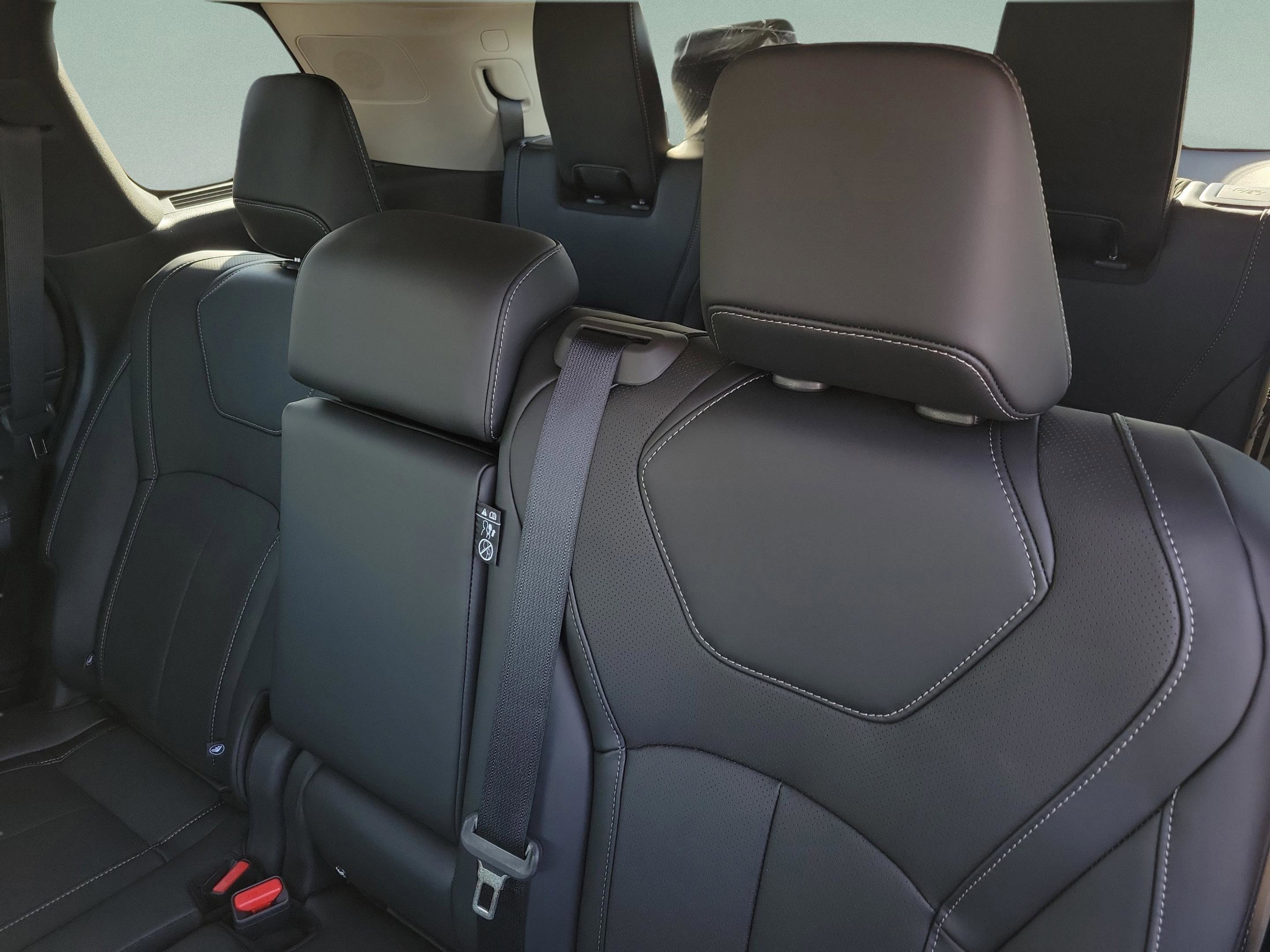 New 2026 INFINITI QX60 Luxe w/ Family Package image 22