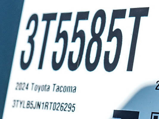 Used 2024 Toyota Tacoma TRD Off-Road AWD/4WD image 30