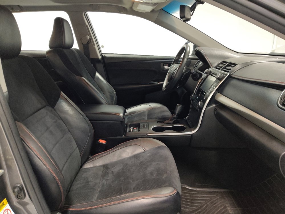 Used 2017 Toyota Camry XSE w/ Moonroof Package image 21