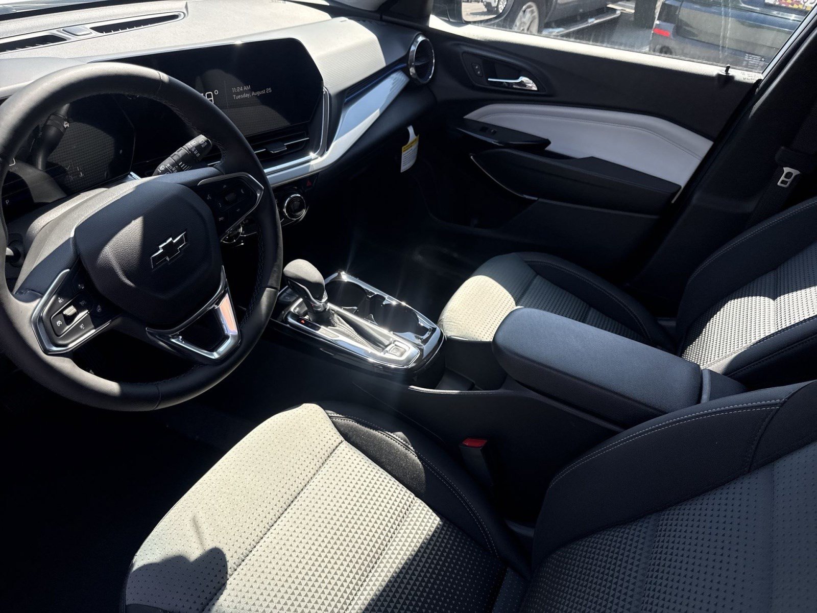 New 2026 Chevrolet Trax LT w/ Driver Confidence Package FWD image 18