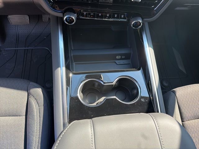 New 2026 Chevrolet Suburban LS image 22