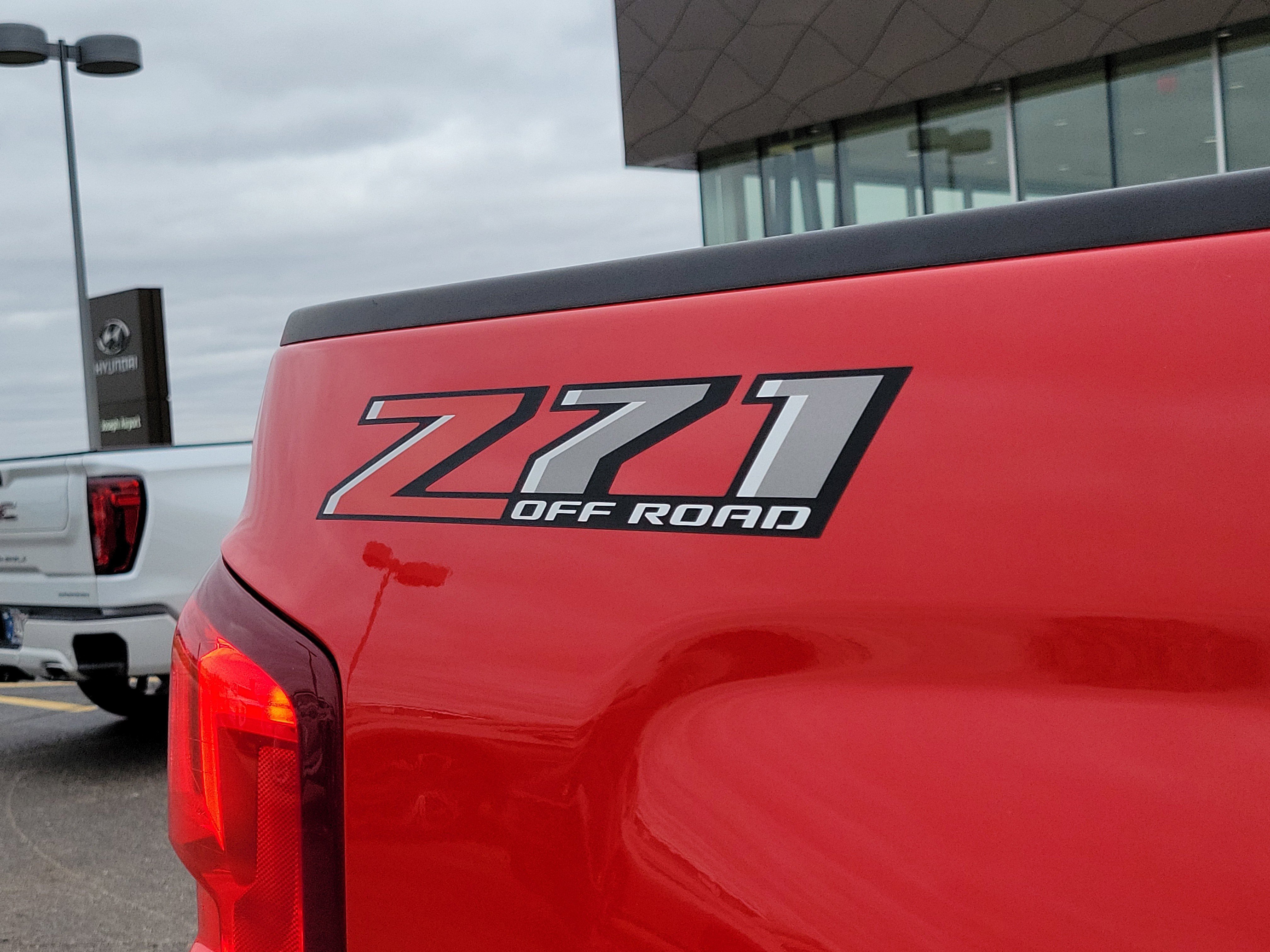 Used 2018 Chevrolet Silverado 1500 LTZ Z71 image 7